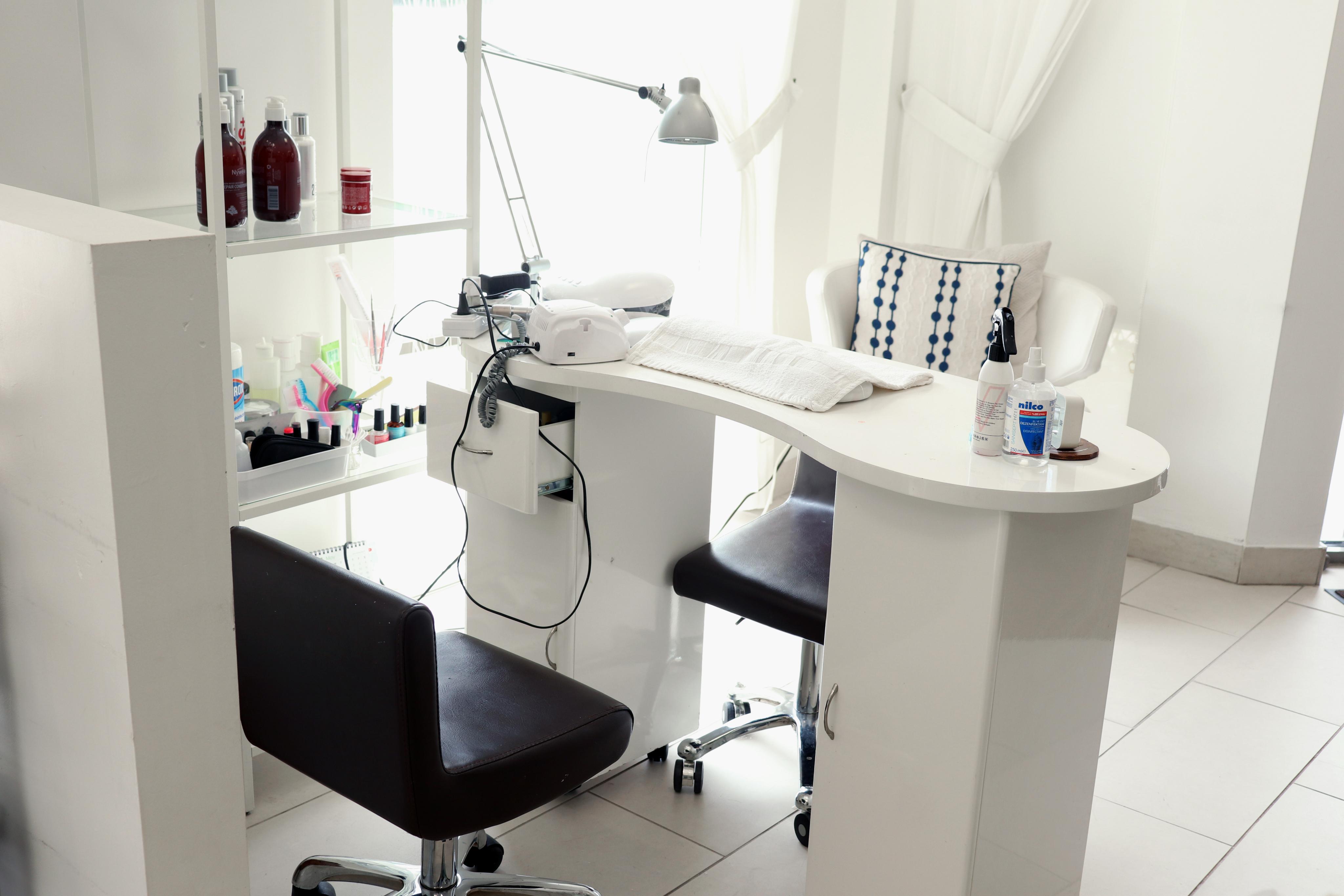 Manicure Table